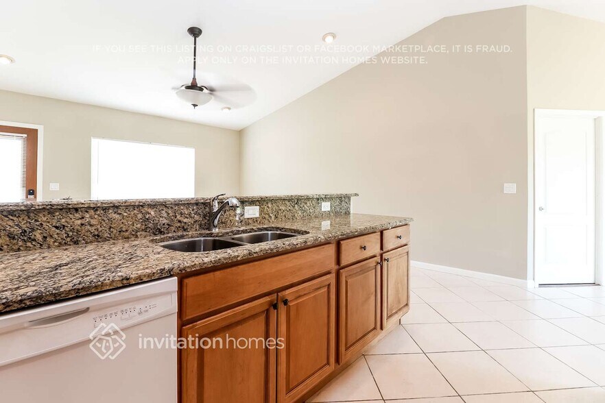 Building Photo - 707 Hartford Dr NW