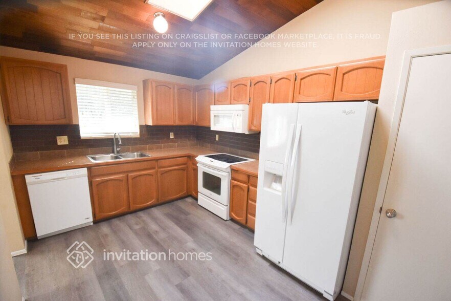 Building Photo - 12728 52nd Dr SE