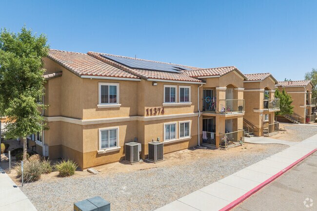 Building Photo - Oasis Village