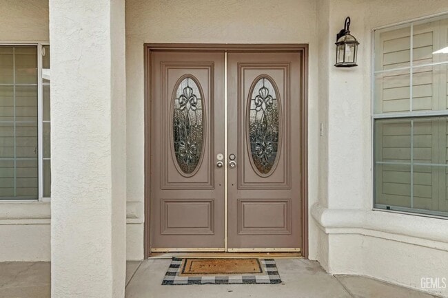 Building Photo - 14004 Las Entradas - Gorgeous NW remodeled...