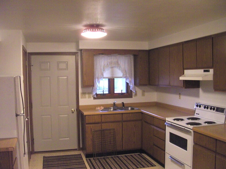 Building Photo - 513 Hollister Ave