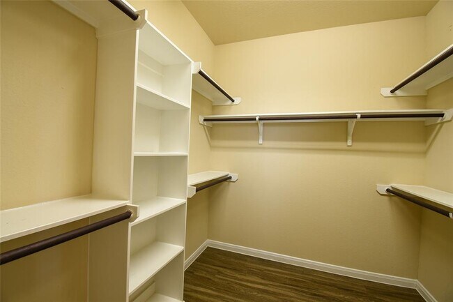 Building Photo - 2315 Windy Sail Dr
