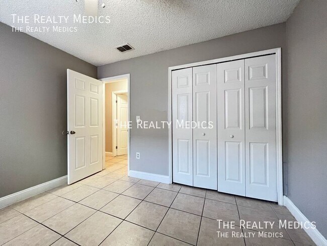 Building Photo - 1143 Fremont Park Ave