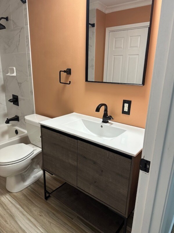 Building Photo - 305 SE 2 St