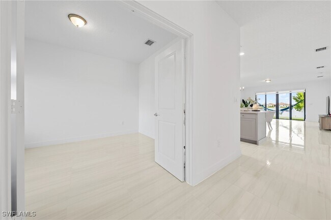 Building Photo - 4951 Brigata Wy