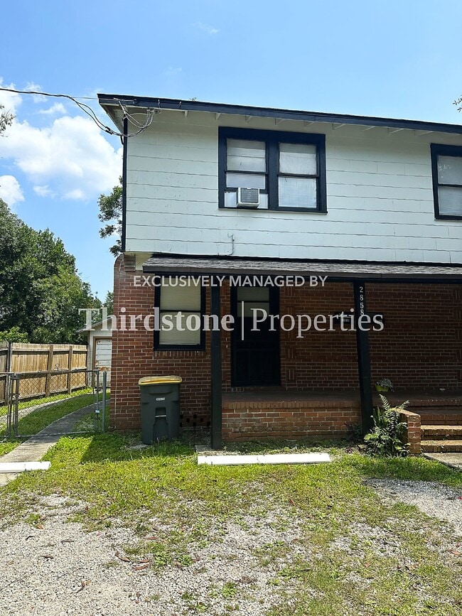 Building Photo - 2858 Olga Pl