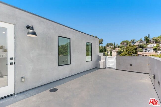 Building Photo - 1821 Ashmore Pl