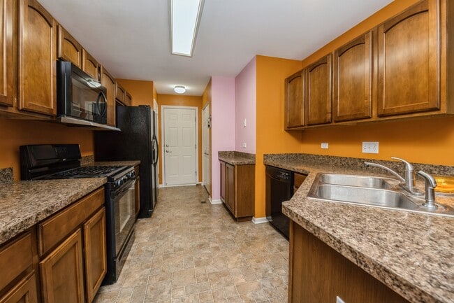Building Photo - 646 Grand Canyon Cir