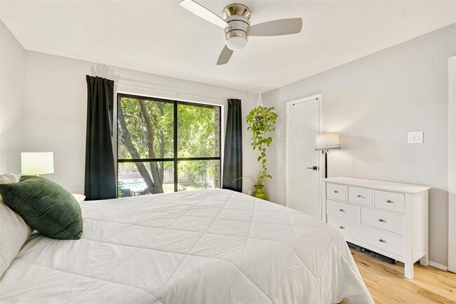 Building Photo - 5602 Woodrow Ave