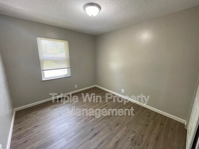 Building Photo - 2415 Stoney End Ct