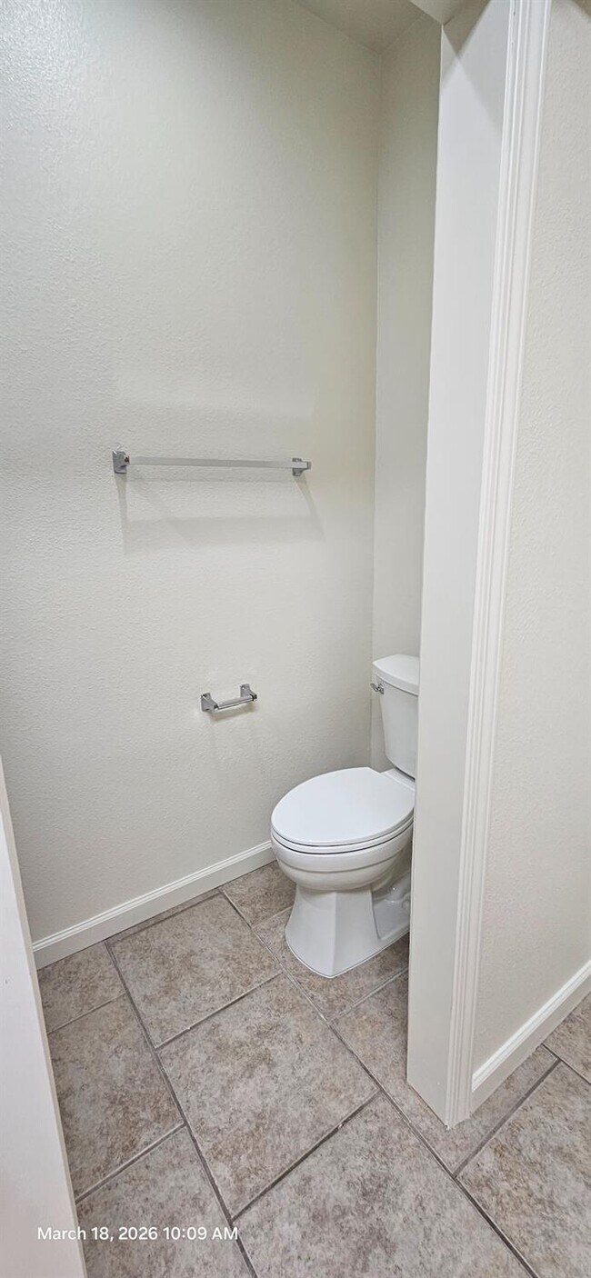 Building Photo - 106 Palm Ct