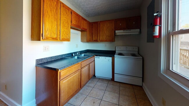 Building Photo - 1363 Indianola Ave