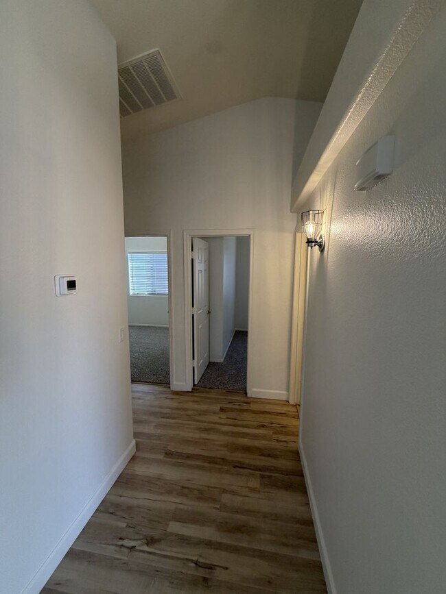 Building Photo - 3816 S 74th Dr