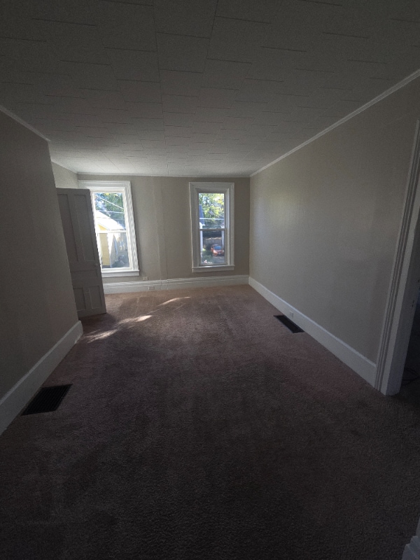 Building Photo - 340 W 24th St