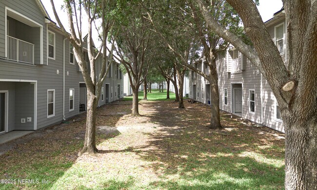 Building Photo - 7060 Deer Lodge Cir