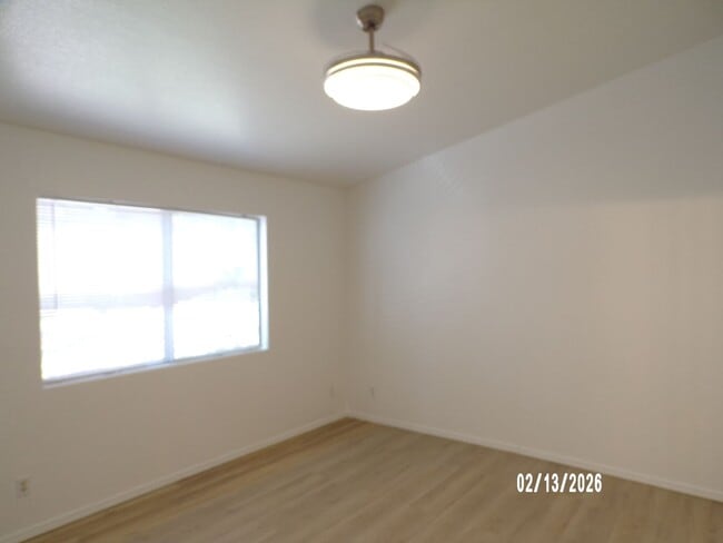 Building Photo - Cute Home