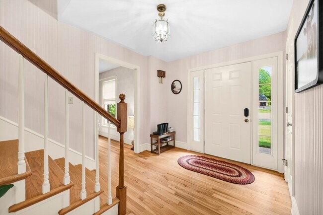 Building Photo - 684 Steinman Ct