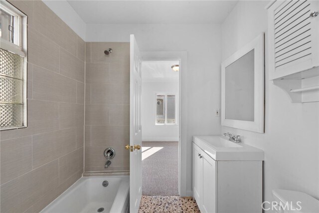 Building Photo - 303 28th St