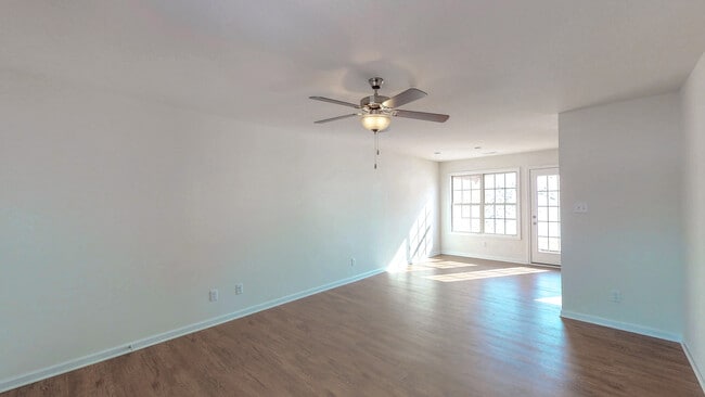 Building Photo - 812 S Old Sevierville Pike