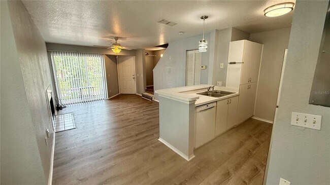 Building Photo - 850 S Tamiami Trl