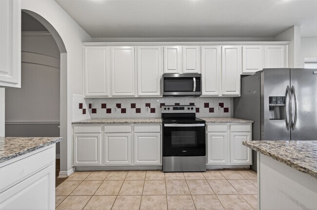 Building Photo - 23730 River Pl Dr