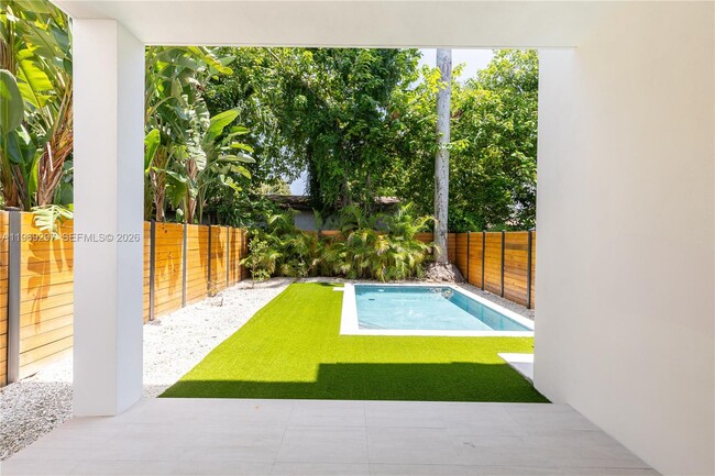 Building Photo - 3047 Elizabeth St