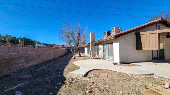 Building Photo - 8525 Del Rey Ave