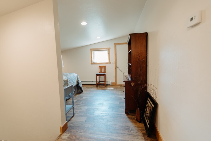 Building Photo - 120 Lasso Ln