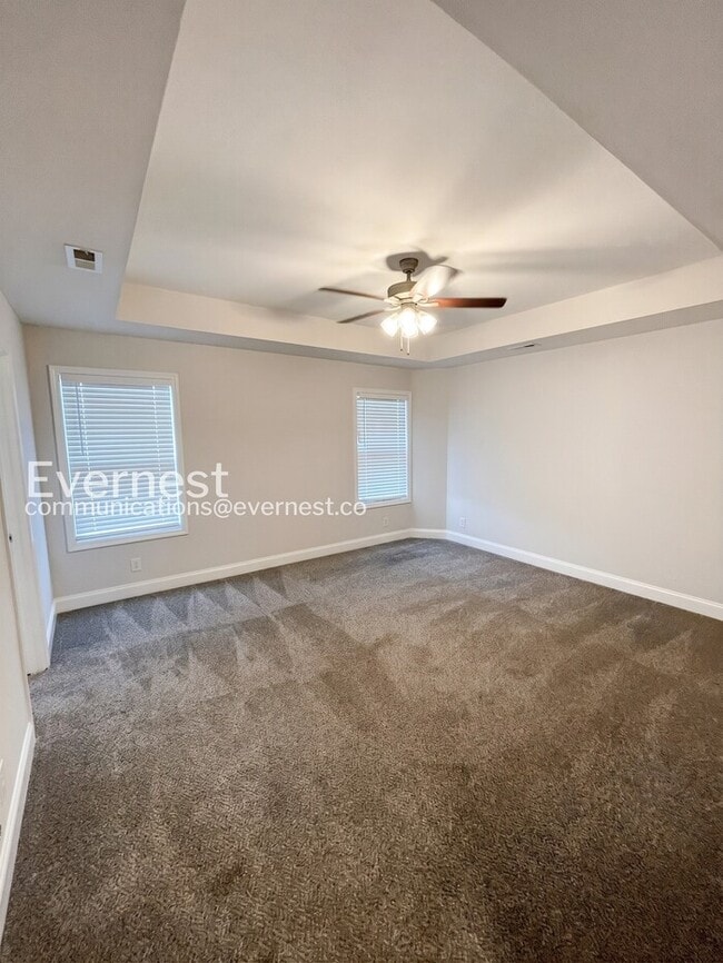 Building Photo - 215 King Rd