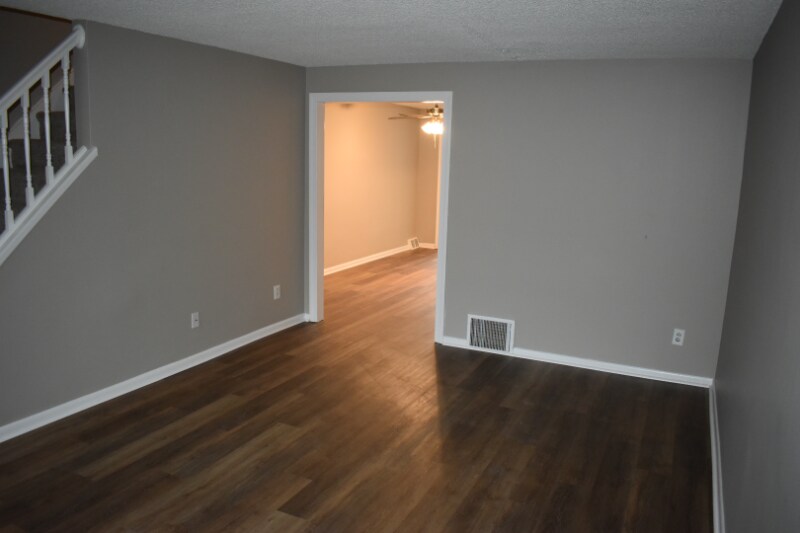 Building Photo - 2207 Delmar Dr