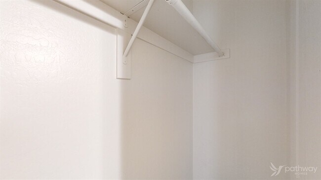 Building Photo - 44336 W McClelland Dr
