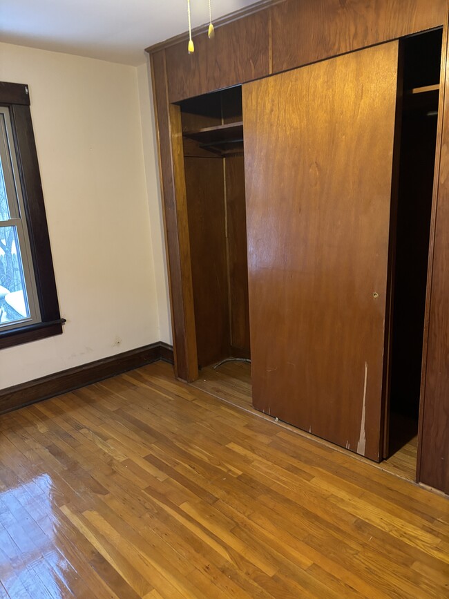 Back Bedroom - 1003 Catherine St