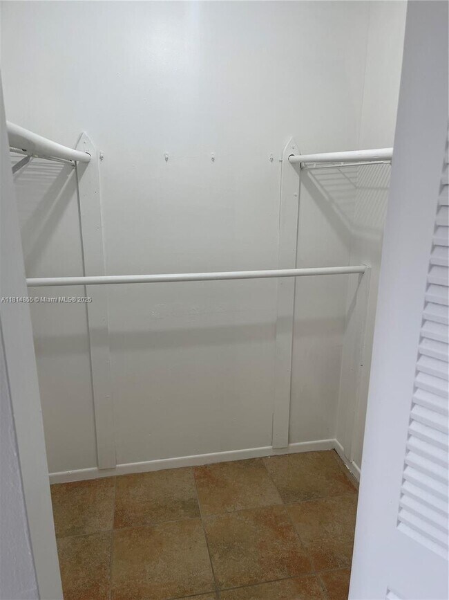 Building Photo - 9044 SW 148th Ct