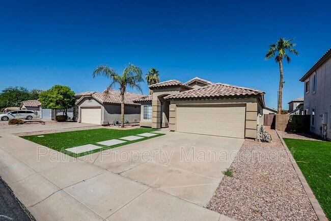 Building Photo - 2530 E Camellia Dr