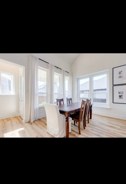 Building Photo - 1513 Waxwing Pl