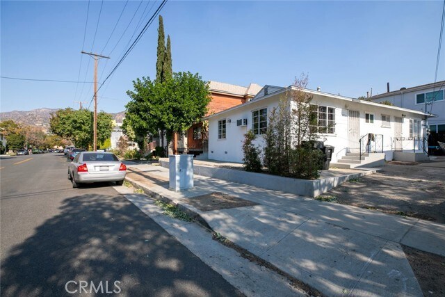 Building Photo - 347 W Dryden St