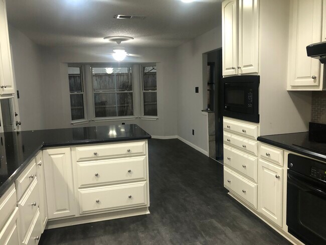 Primary Photo - 4804 Ridgeline Dr