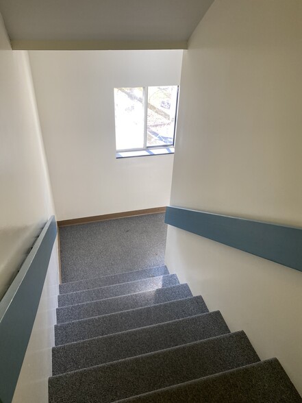 Building Photo - 204 Miller St