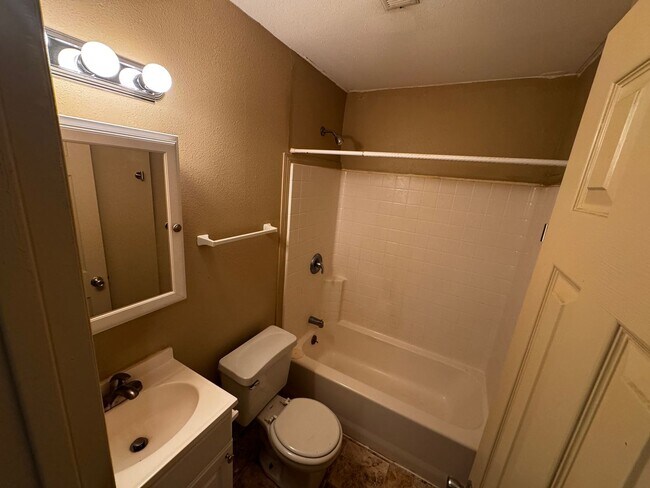 Building Photo - 2407 W Cache La Poudre St
