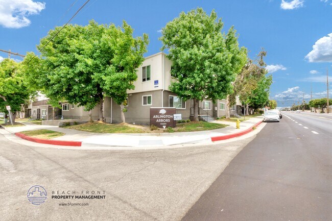 Building Photo - 23330 Arlington