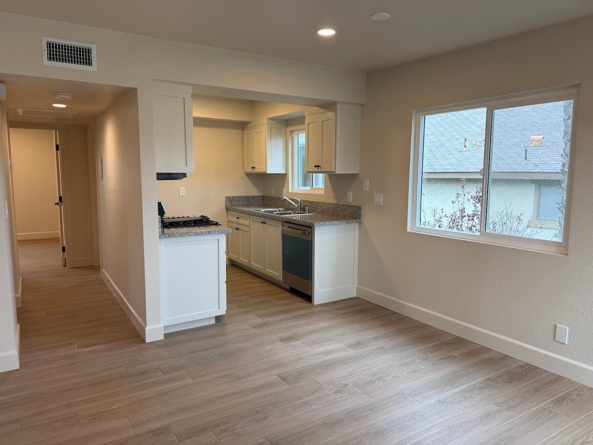 Building Photo - 28240 Via Princesa