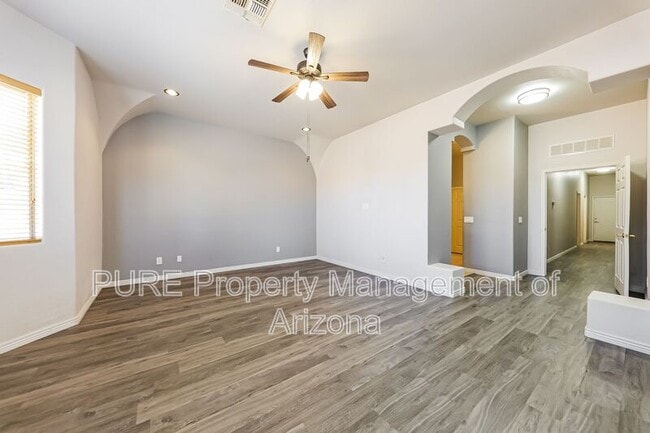 Building Photo - 16812 W Northampton Rd