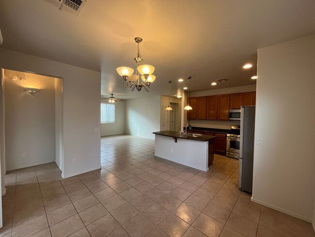 Building Photo - 4 Bedroom Home with Loft in Stonefield Com...