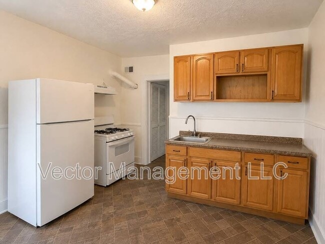 Building Photo - 116 Rennell St