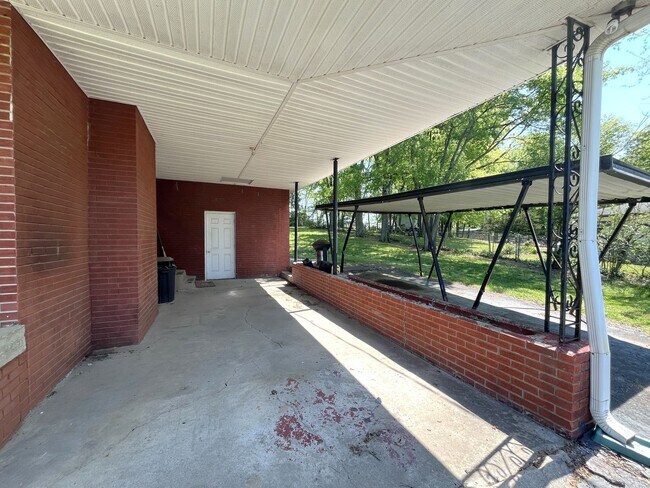 Building Photo - Great 3 Bedroom Home on Large Lot in Mount Juliet!
