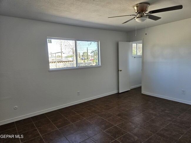 Building Photo - 2900 Roy Pace Dr