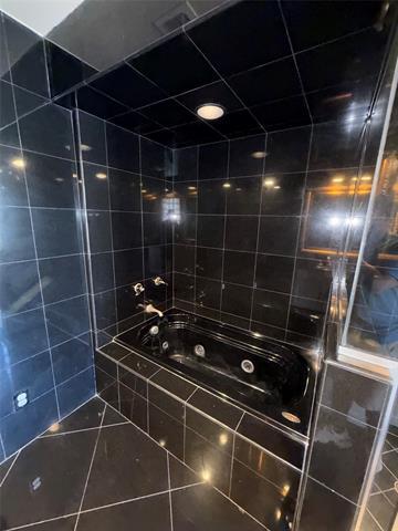 Building Photo - 12513 Burninglog Ln