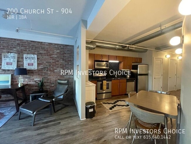 Building Photo - 700 Church St