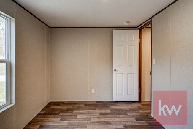 Building Photo - Chestnut St 119/Whispering Hills MHP