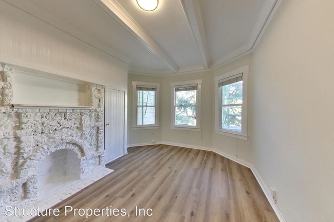 Building Photo - 478 Sanchez St